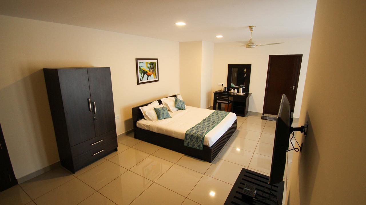 Kohinoor Hotel Alwaye Exterior foto