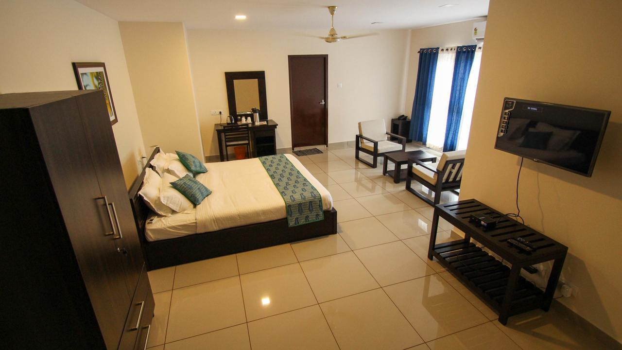 Kohinoor Hotel Alwaye Exterior foto