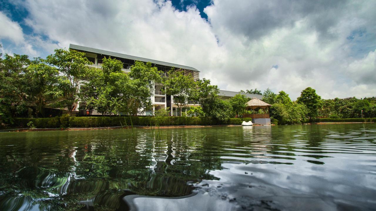 Kohinoor Hotel Alwaye Exterior foto